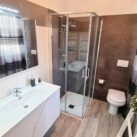 Sole Del Garda 10 Apartment *